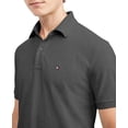 thumbnail image 2 of Polo Tommy Hilfiger de corte regular para hombre, color gris XL, 2 of 5