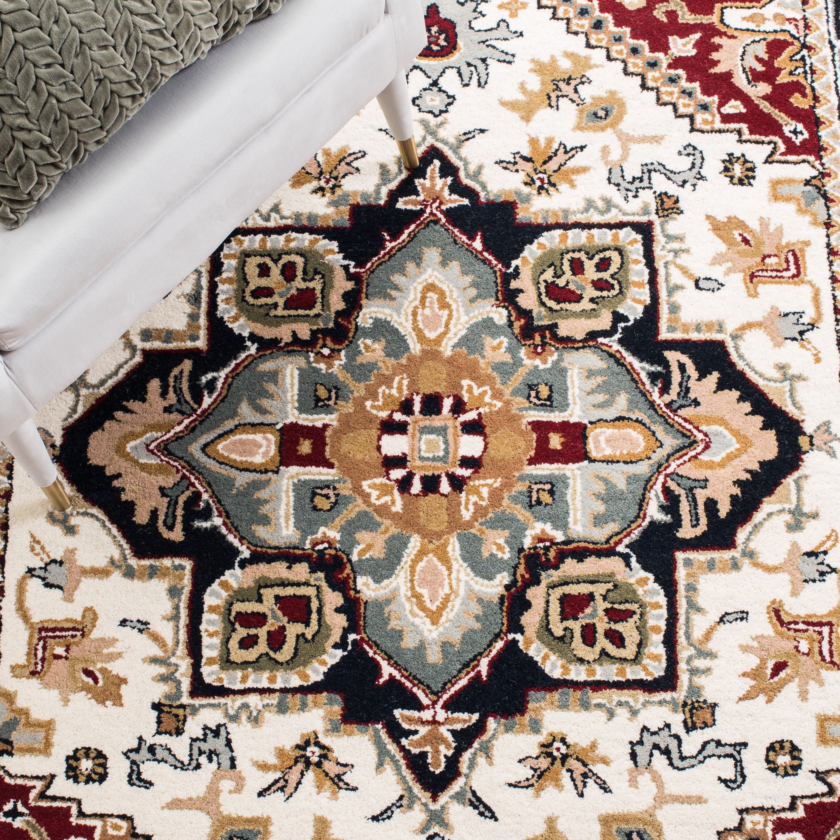 Safavieh Heritage York Oriental Wool Area Rug, Ivory/Red, 8' x 10'