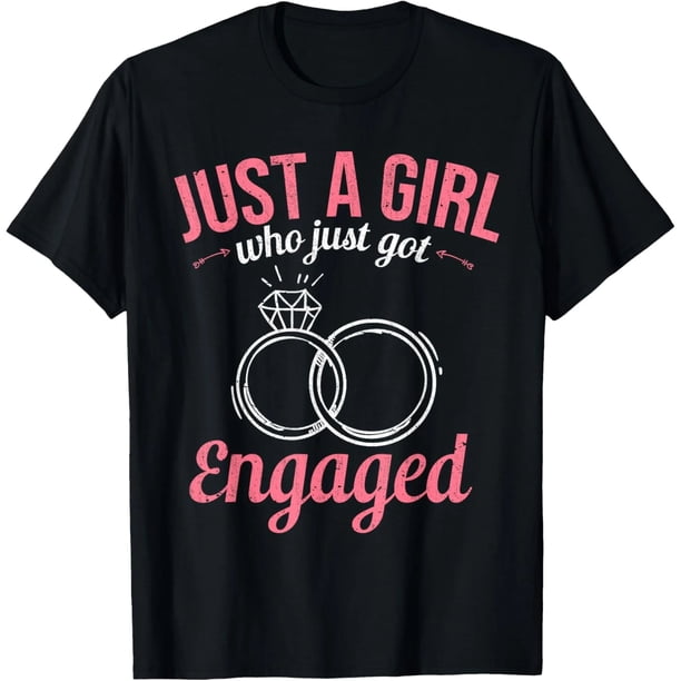 Playera Cómoda y Divertida - Soy Una Chica Que Acaba De Comprometerse Pareja Novio Compromiso