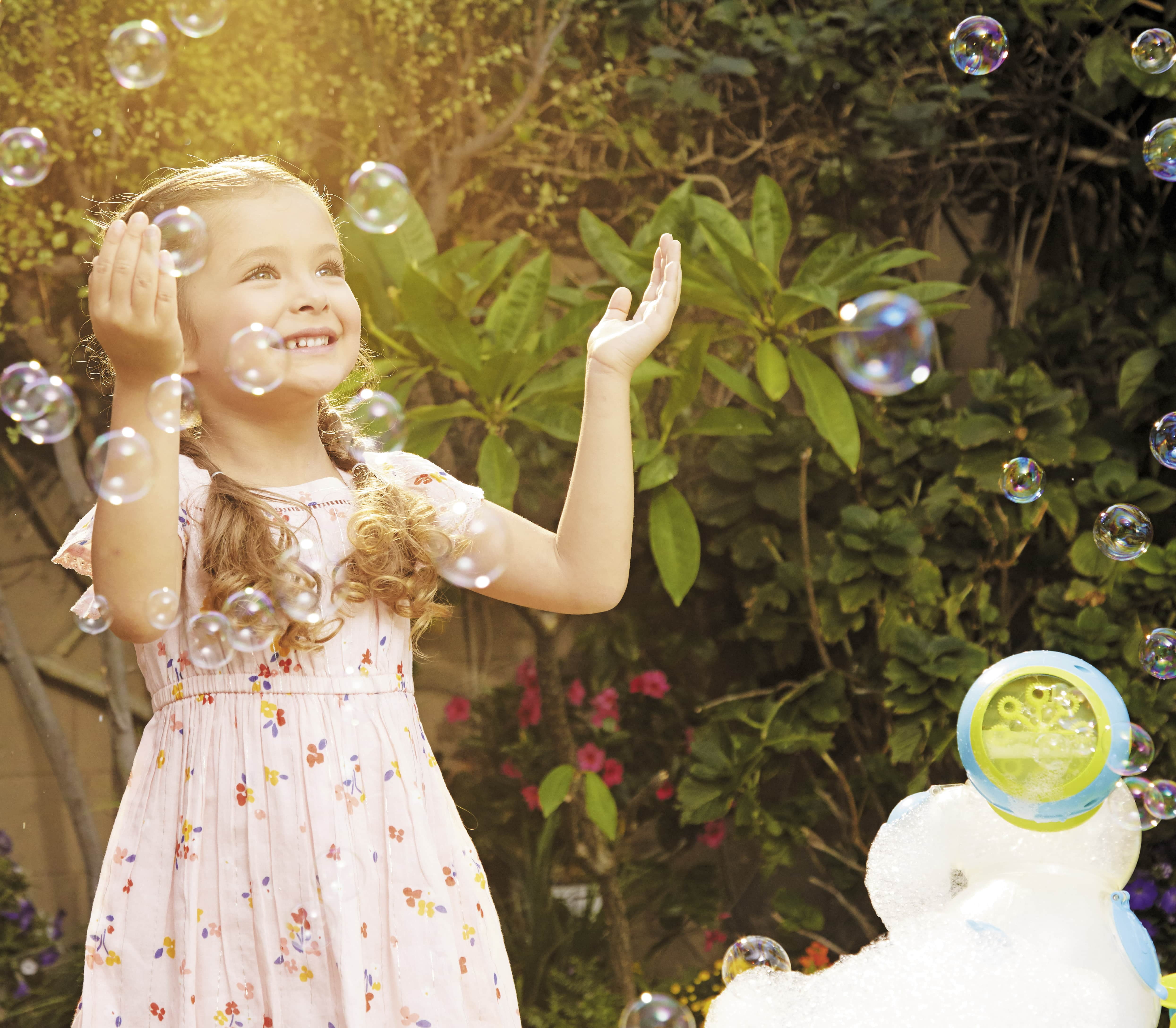Little Tikes FOAMO 3-in-1 Water Table with Bubble & Foam Machine Activity and Accessory Set, Outdoor Water Toy Play Set for Toddlers Kids Boys Girls Ages 2 3 4+ Year Old