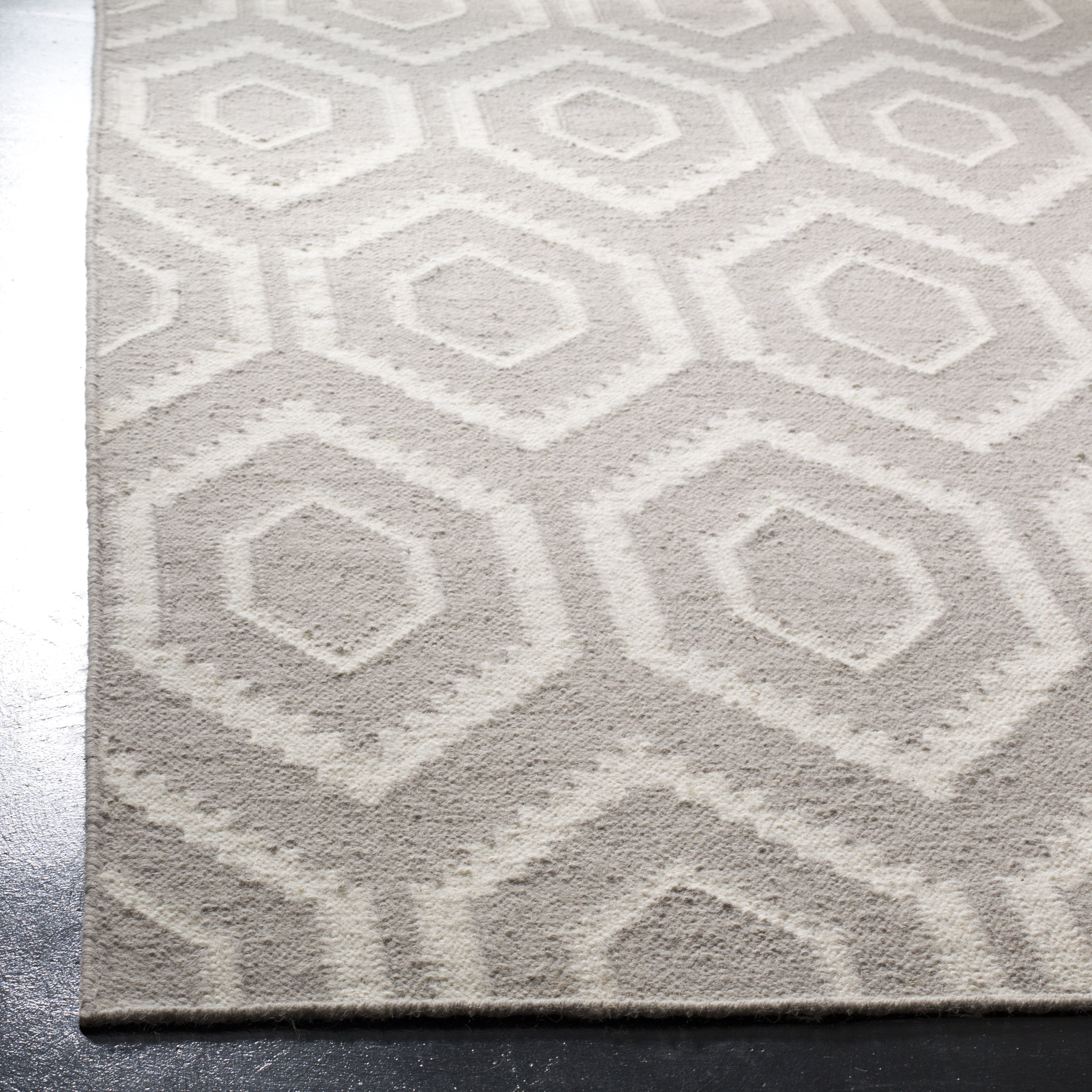 Safavieh Dhurries Bianca Geometric Area Rug, Gray/Ivory, 8' x 10'