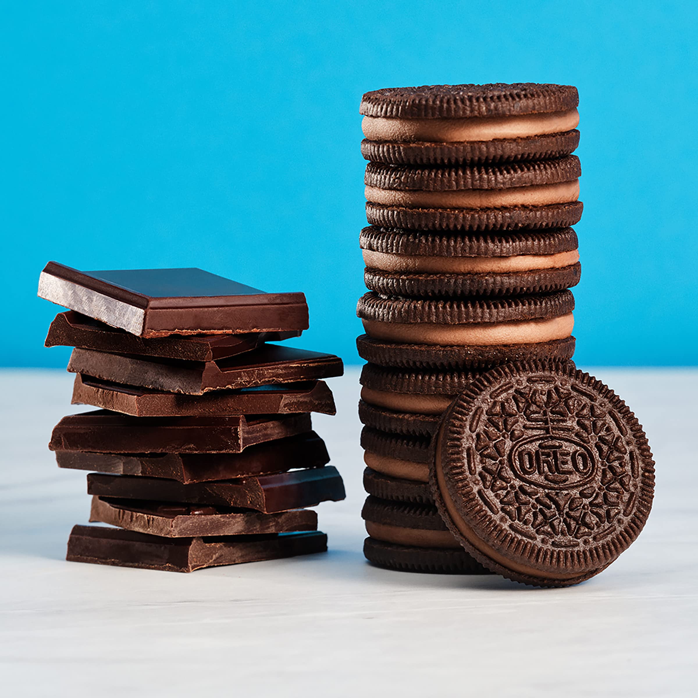 OREO Chocolate Creme Chocolate Sandwich Cookies, Family Size, 18.71 oz (Pack of 16)