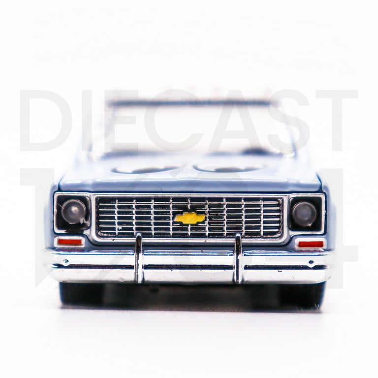 M2 Machines 1:64 Gen Square Body 1973 Chevrolet Cheyenne