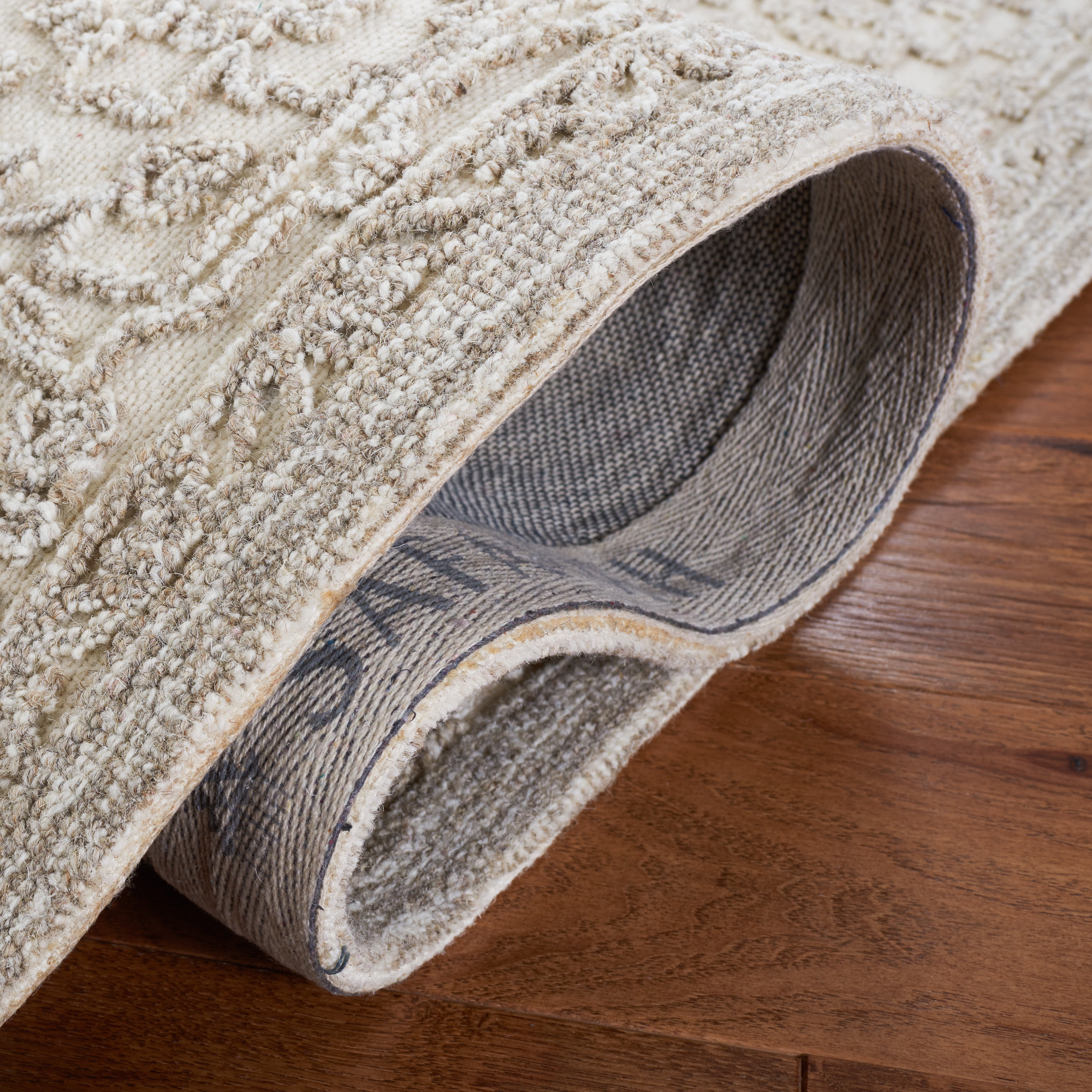 SAFAVIEH Trace Donna Floral Area Rug, Ivory/Natural, 6' x 6' Square