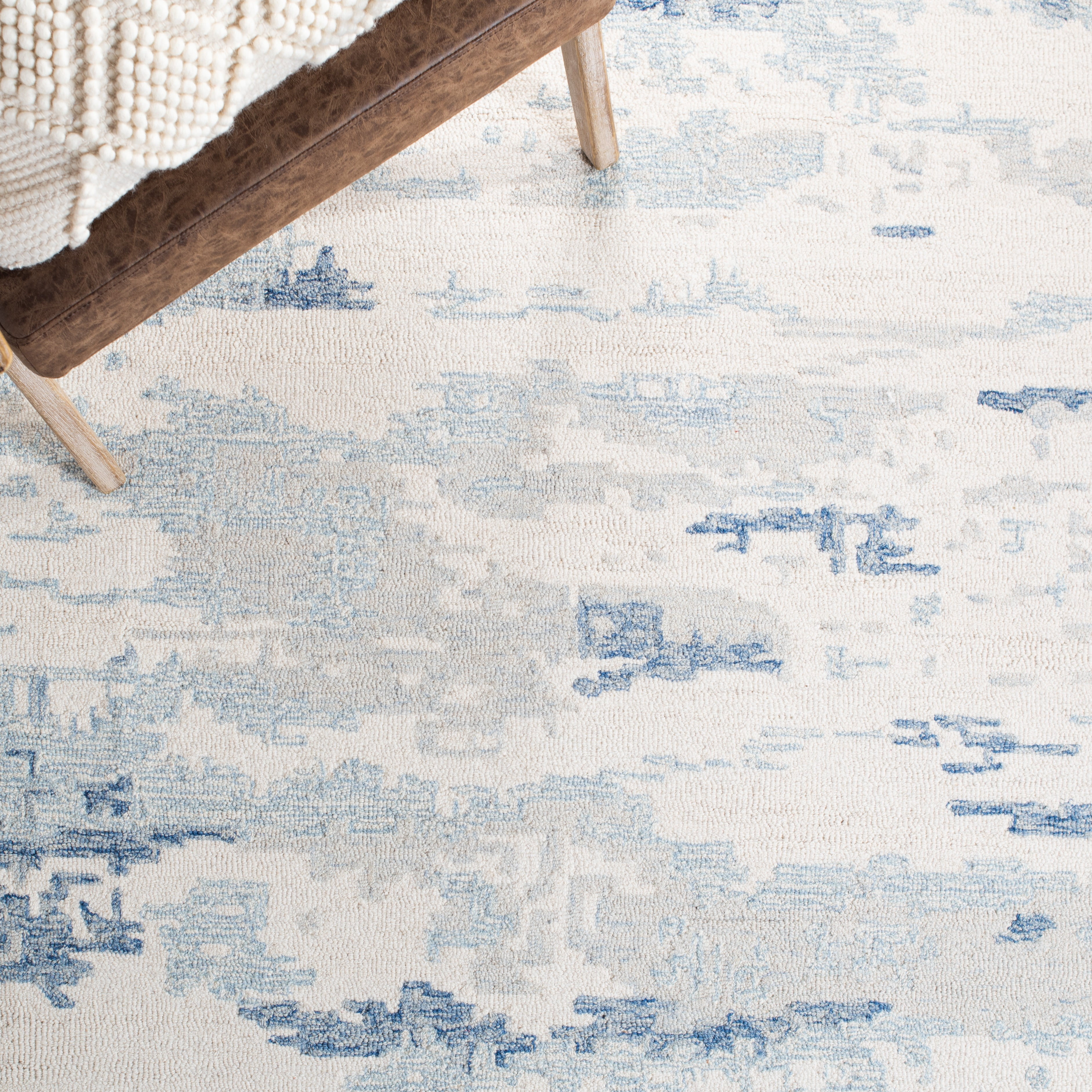 SAFAVIEH Abstract Seachlann Abstract Wool Area Rug, Ivory/Blue, 2' x 3'