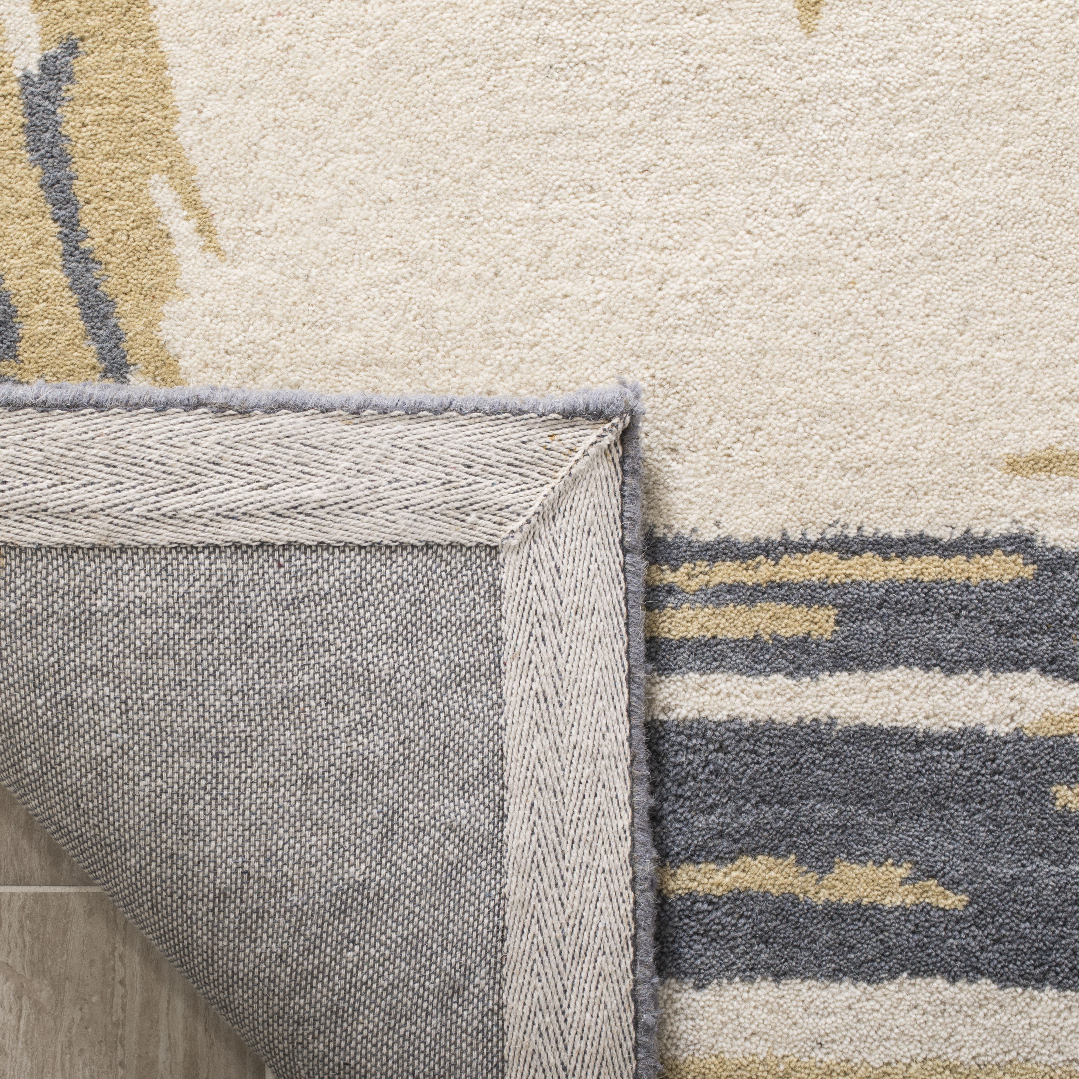 Safavieh Martha Stewart Trudi Abstract Runner Rug, Cement, 2'3" x 10'