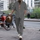 thumbnail image 3 of Traje informal de hombre con cuello alto monocromático de dos tonos a rayas, manga larga y pantalón, ropa deportiva de calle para primavera y otoño, 3 of 5
