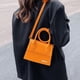 thumbnail image 5 of Bolso de mano de estilo europeo y americano con letras, tendencia combinable, bolso de hombro único retro con textura, bolso colgante para mujer, 5 of 6