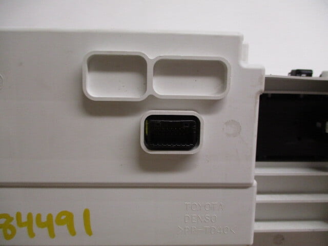 Pre-Owned Toyota Avalon Dash Mount Information Display Screen OEM LKQ - Verify Specific Vehicle Fitment In Description - (Good)