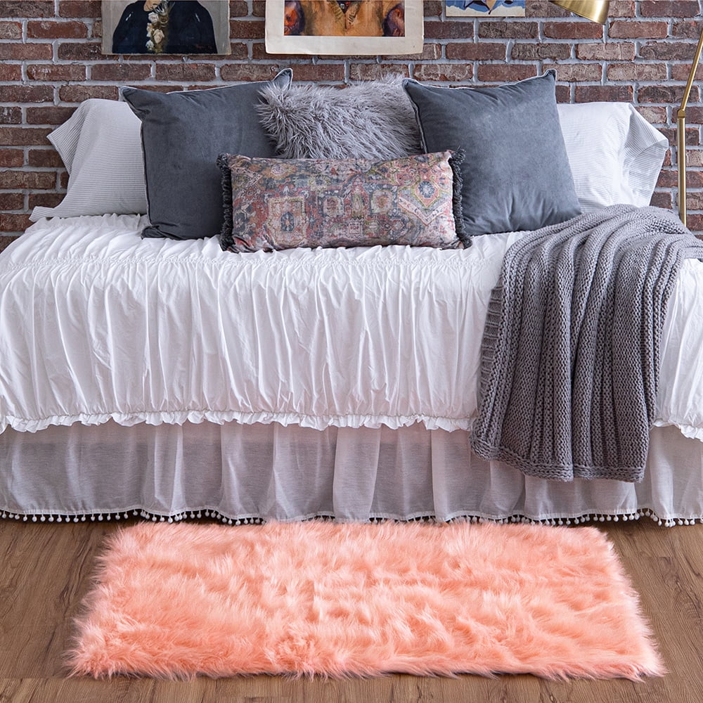 Mainstays Glam Solid Print Faux Fur Area Rug, 30" x 46"