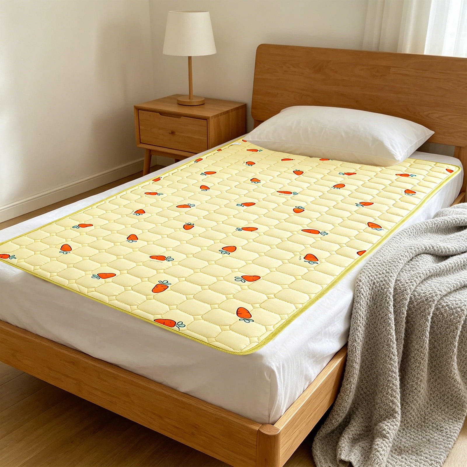 Reversible Mattress Protector Non Slip Waterproof Fitted Bed Cover Washable Mattress Pad Breathable Quilted Bed Protection Sheet Dust Resistant Durable Bedding Protector for Home Dorm Apartment Use
