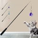 thumbnail image 1 of Varita interactiva para gatos con plumas y cascabeles - Palo teaser de 70,8 pulgadas para gatitos y gatos, plumas reemplazables con cámara de hierba gatera para ejercicio y juego, 1 of 6