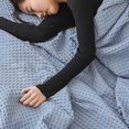 thumbnail image 3 of Manta de algodón Bedsure tamaño king para cama: manta de otoño con tejido de gofre, manta tejida suave, ligera y transpirable para el verano, 3 of 6