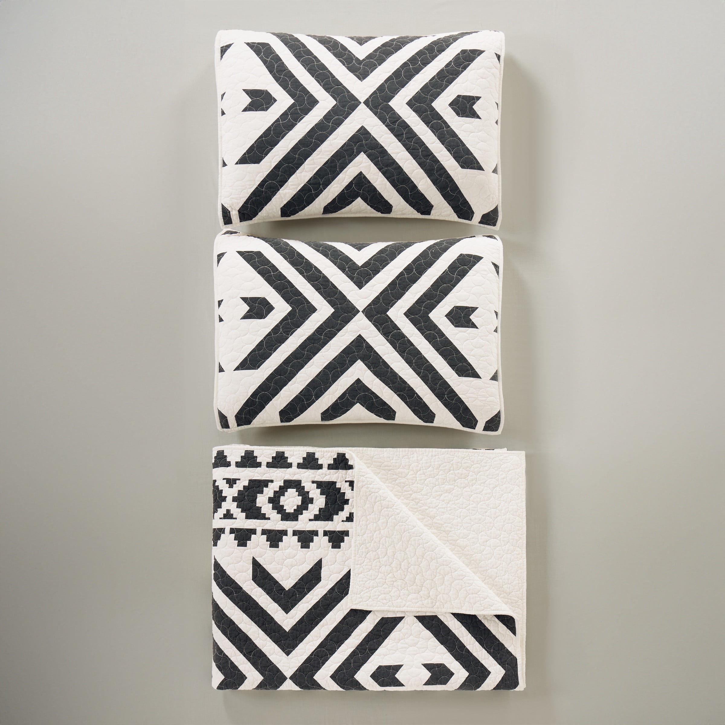 Queen Ranch 3-Piece Black Cotton Quilt Set - King, All Ages