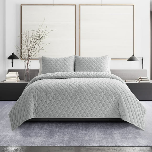 Vera Wang - King Quilt Set, Luxurious Velvet Bedding with Matching Shams, Lightweight Home Decor (Diamond Velvet Silver, King) Grey