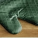 thumbnail image 4 of Juego de guantes de cocina KitchenAid Asteroid verde oscuro, 2 piezas, 4 of 6
