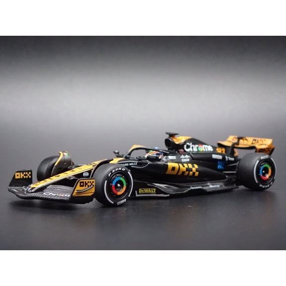 Open Box MCLAREN MCL60 #81 OSCAR PIASTRI 2023 F1 JAPANESE GP 1:64 SCALE DIECAST MODEL CAR