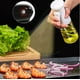 thumbnail image 3 of Dispensador de aceite de cocina, pulverizador de aceite, 220ML, dispensador de aceite de oliva para cocinar, barbacoa, giratorio, hornear (blanco y negro), 2 uds., 3 of 5