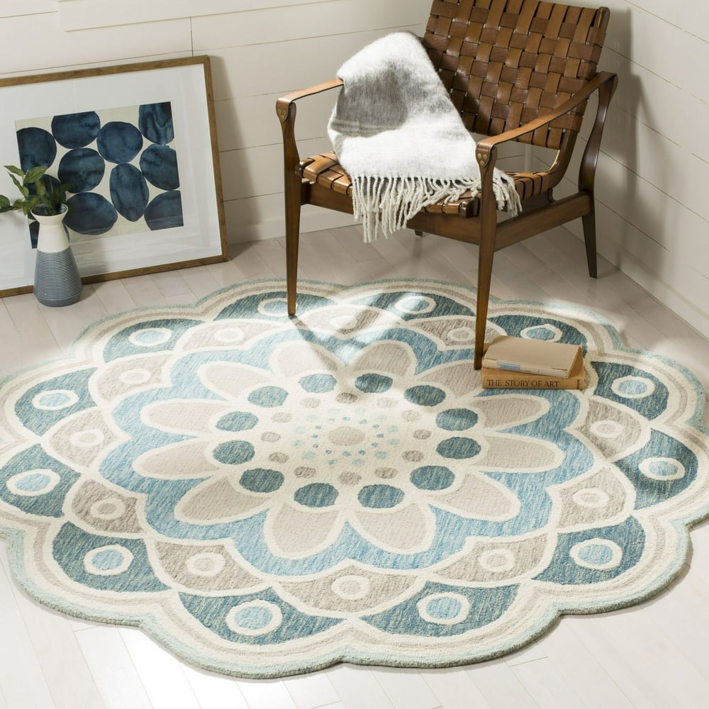 Safavieh Novelty Delaney Floral Area Rug