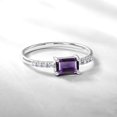 thumbnail image 2 of JeenMata Anillo de Compromiso Solitario con Amatista Talla Esmeralda (Piedra Natal de Febrero) en Oro Blanco de 18 K sobre Plata, 2 of 6