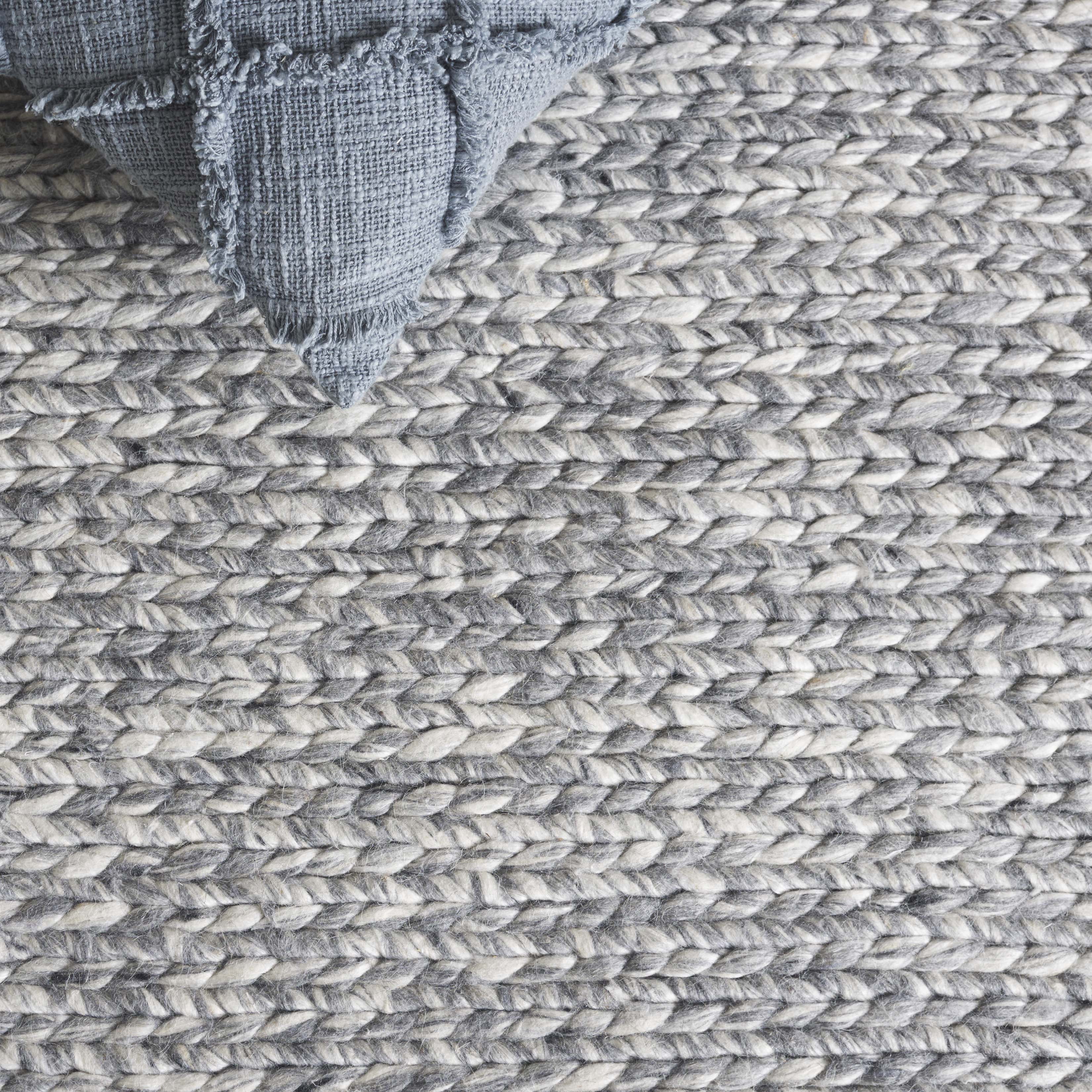 SAFAVIEH Natura Bedinn Distressed Runner Rug, Gray/Ivory, 2'3" x 8'