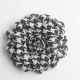 thumbnail image 4 of 10 piezas de cabezas de flores de camelia de pata de gallo para manualidades, decoración, clips, sombreros, tarjetas, tarjetas de boda, 6 cm Negro, 4 of 9