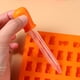 thumbnail image 4 of Molde de silicona con forma de oso de 53 cavidades para chocolate, gomitas, gelatina, galletas, cubitos de hielo (naranja, con gotero), 4 of 7