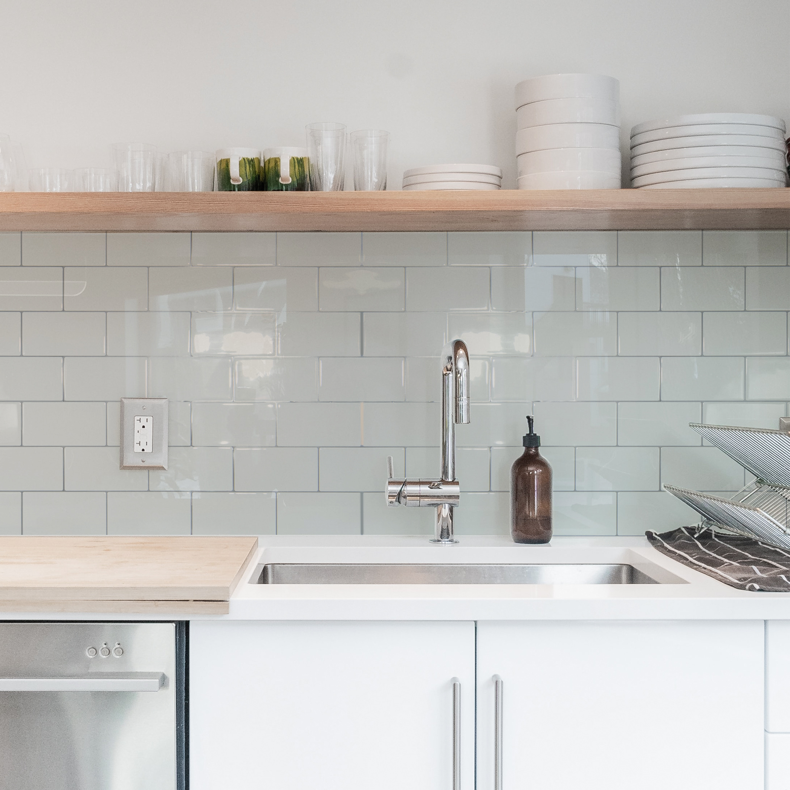 10PCS 10.6''x12.6'' Peel and Stick Backsplash in White,Heavy-Duty Self-adhesive Subway Tile for Kitchen Bathroom