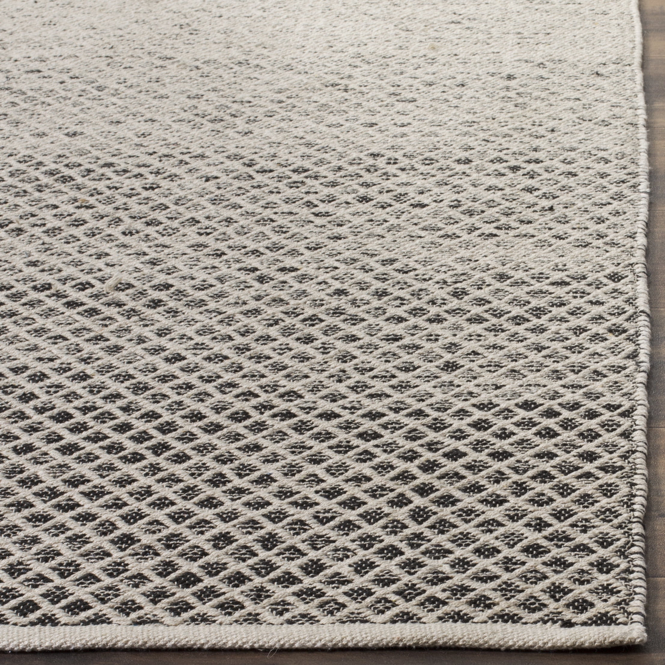SAFAVIEH Montauk Vaughn Geometric Cotton Runner Rug, Black/Ivory, 2'3" x 13'