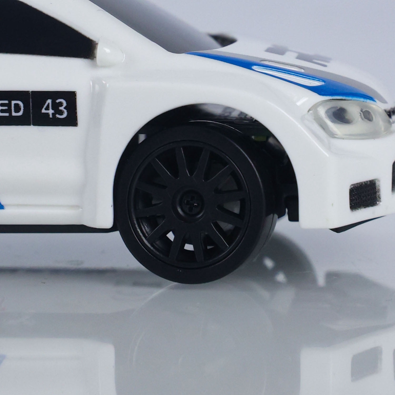 2.4G 1/43 High Speed Radio Controlled Racing Car RC Drift Vehicle 4WD RTR Mini Model Toy Radio Battery for Children Gifts