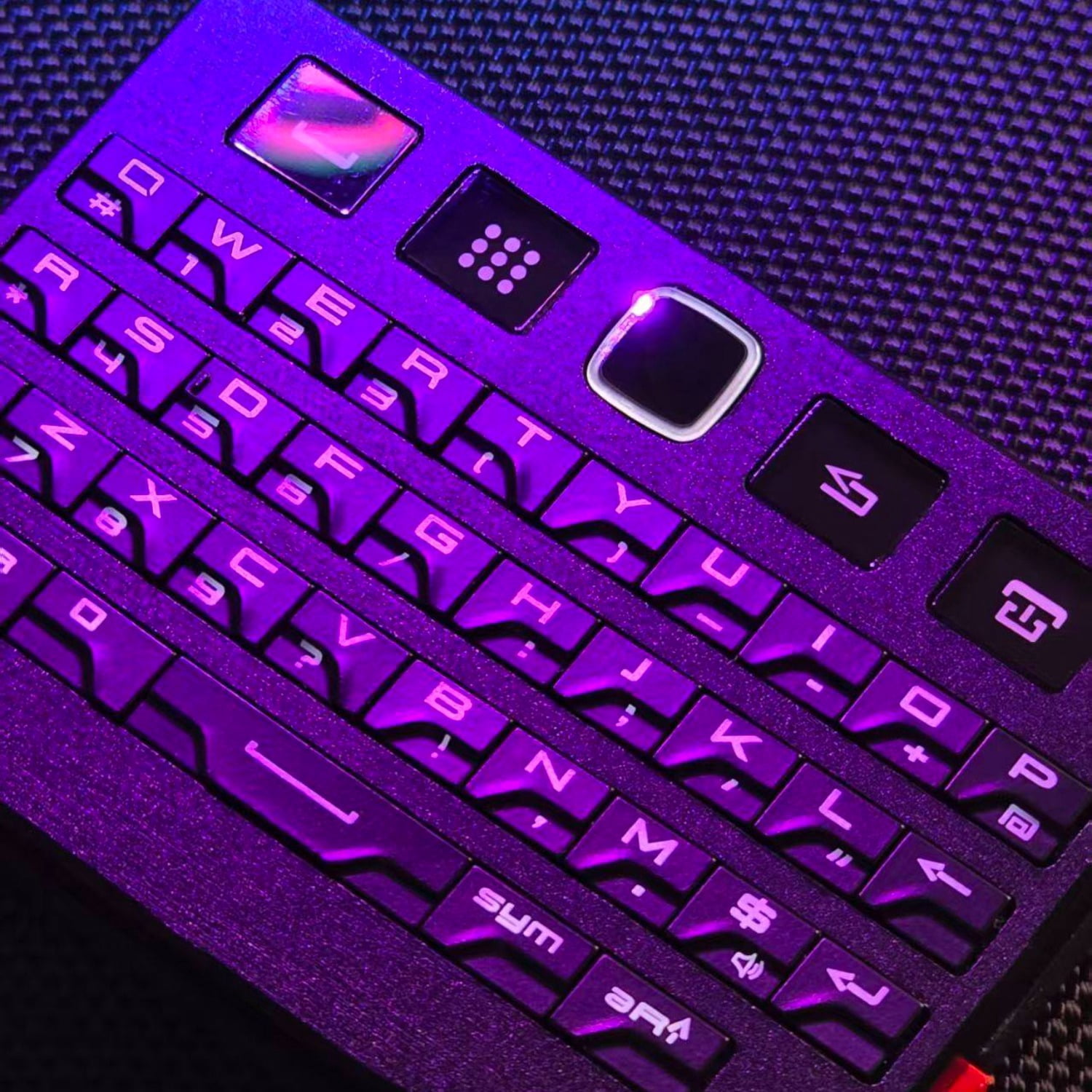 Winmaxle Dual Mode Wireless Bluetooth USB Keyboard, BlackBerry Style QWERTY Keypad for PC Android IOS Tablet