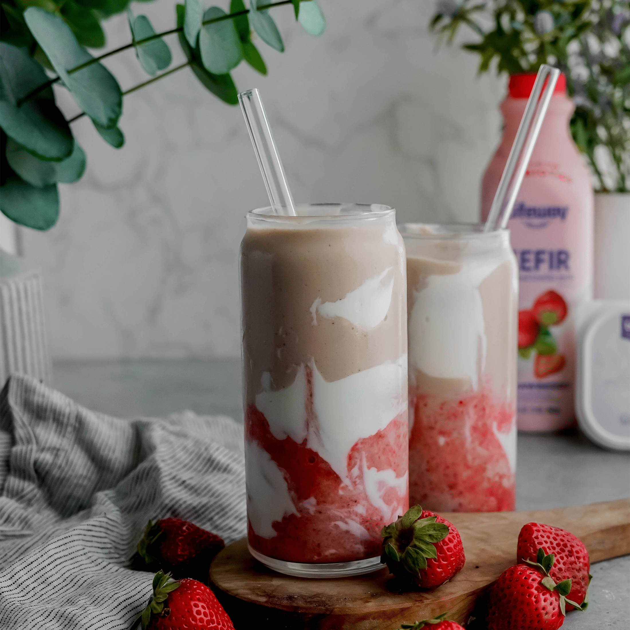 Lifeway Low Fat Milk Kefir, Strawberry Banana, 32 fl oz Bottle