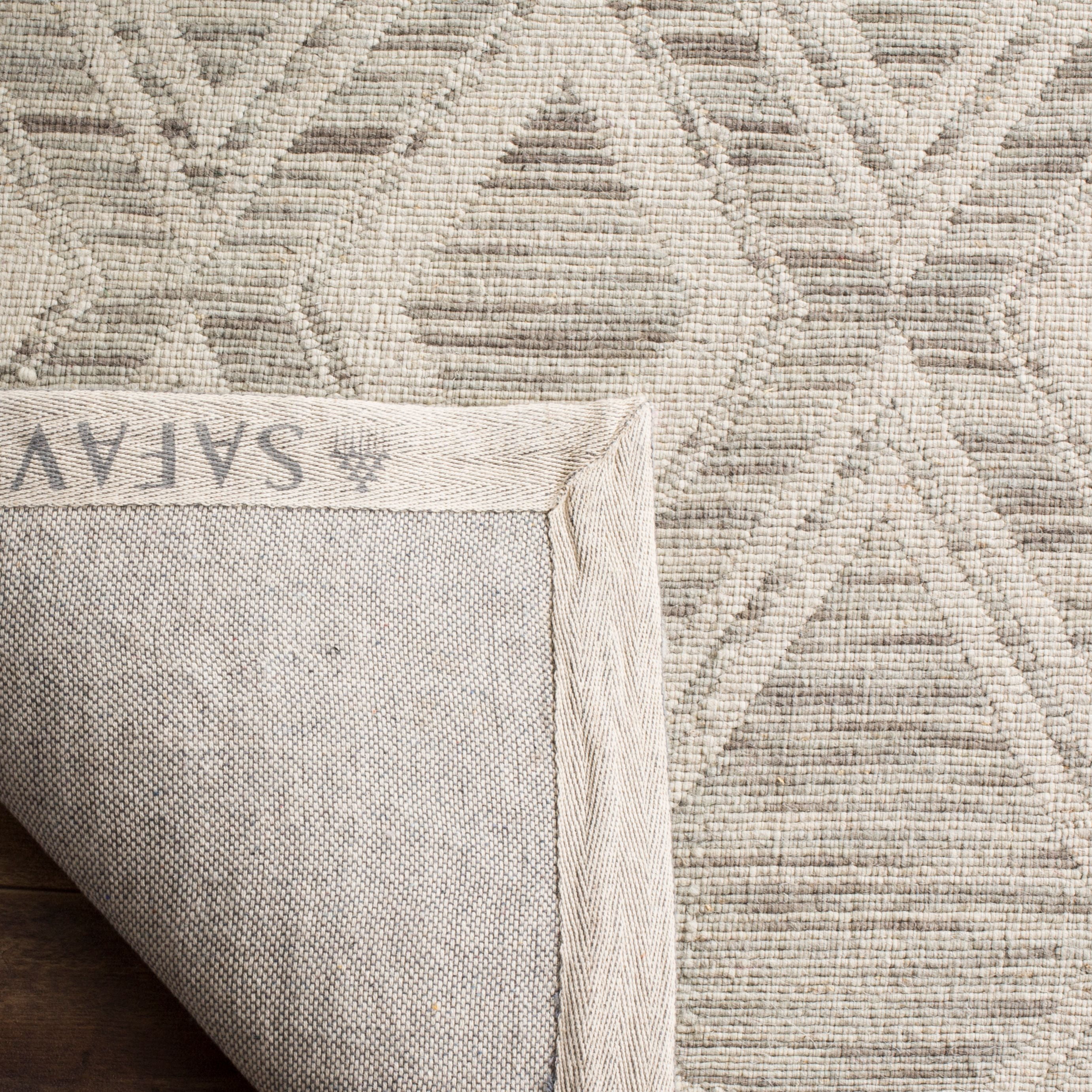 SAFAVIEH Marbella Alicia Geometric Diamonds Wool Area Rug, Light Brown/Ivory, 6' Square