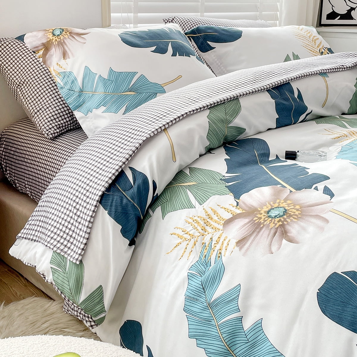Wajade 7-Piece Green Tropical Leaf Grid Comforter Bedding Sets, Queen