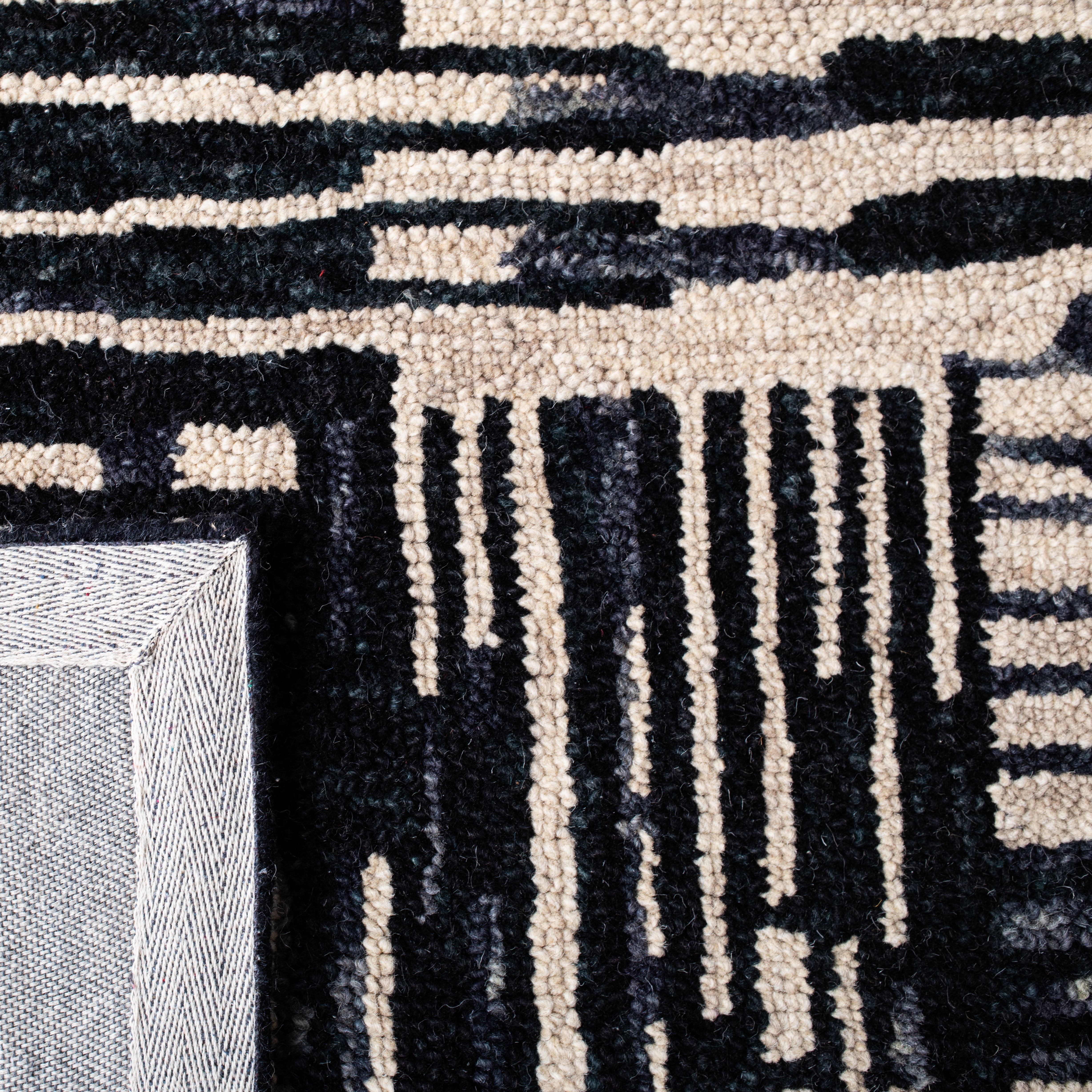 SAFAVIEH Rodeo Drive Alaois Abstract Area Rug, Black/Ivory, 6' x 6' Square