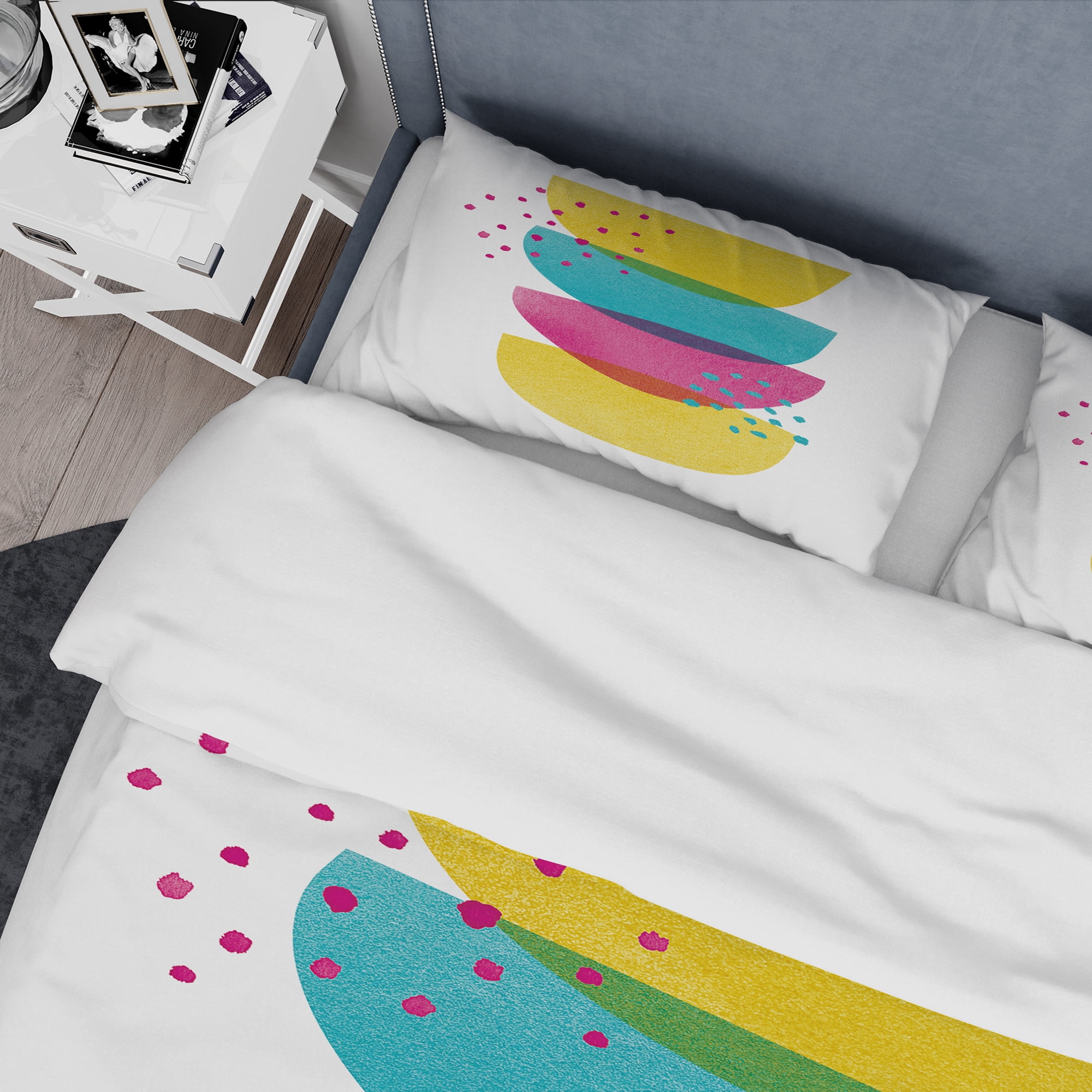 Designart 'Minimal Spots Balance II' Geometric Duvet Cover Set