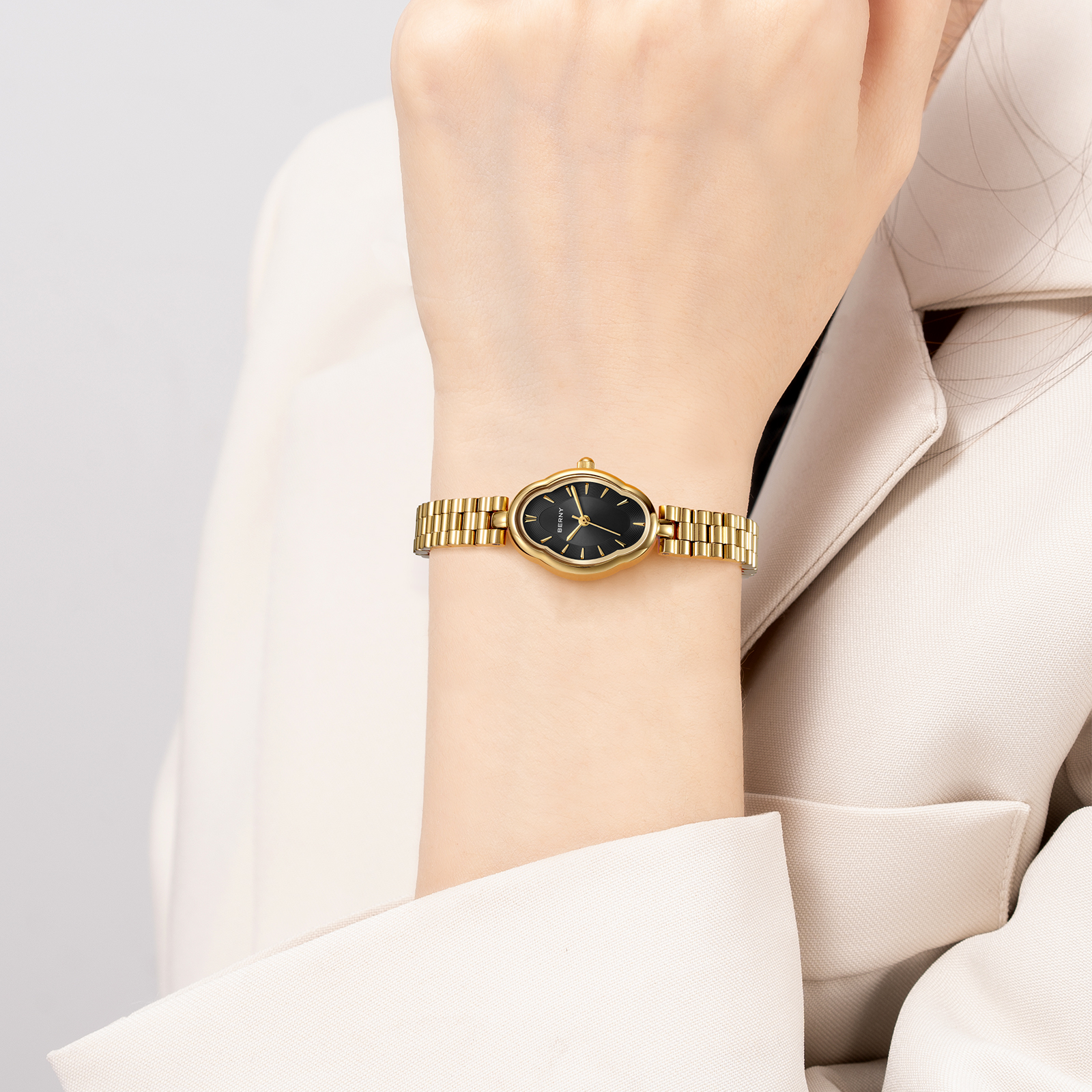 BERNY Small Gold Watches for Women Dainty Vintage Ladies Analog Quartz Bracelet Watch, Adjustment Tool Included Stainless Steel Waterproof, Fashion Luxury Womens Wrist Watches Gifts (Black)