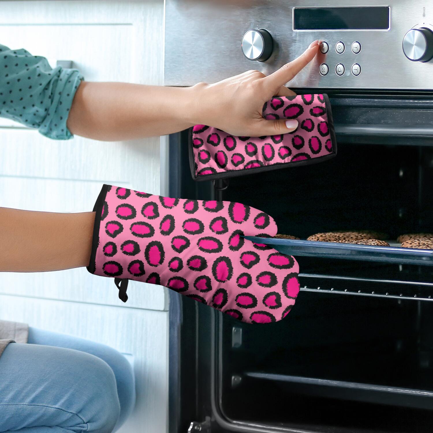 Leopard Print Oven Mitts and Pot Holders Set Of 4, Heat Resistant Kitchen Gloves with Non-Slip Grip, Hanging Loop, Soft Cotton Lining for Baking, Cooking, Grilling, Barbecue