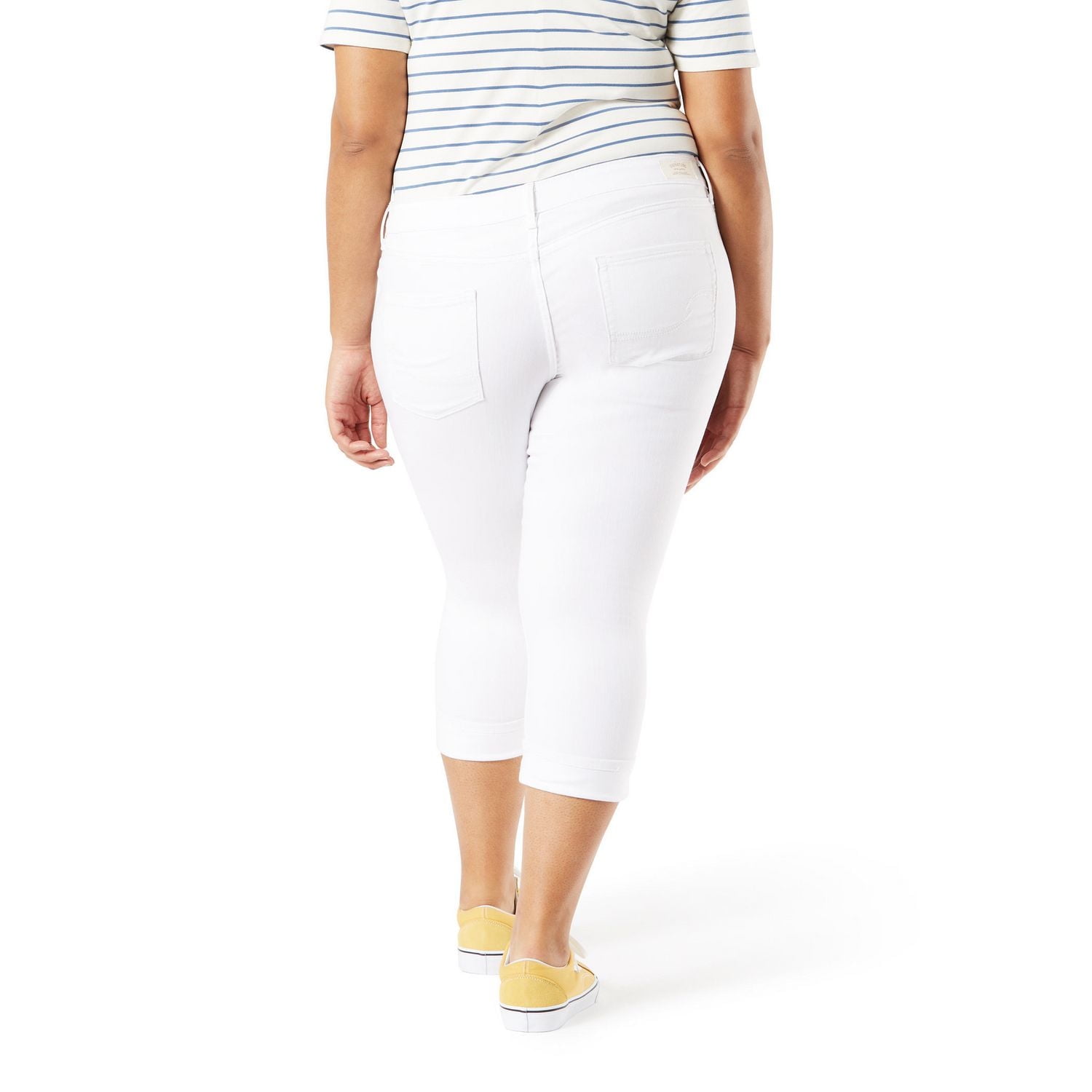 Levi Strauss Signature™ Women's Mid Rise Capris (Online only)