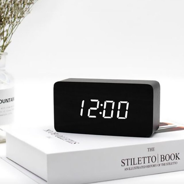 Reloj despertador Digital de madera con brillo ajustable, Control por voz, LED, pantalla rectangular, hora, temperatura, decoración del hogar
