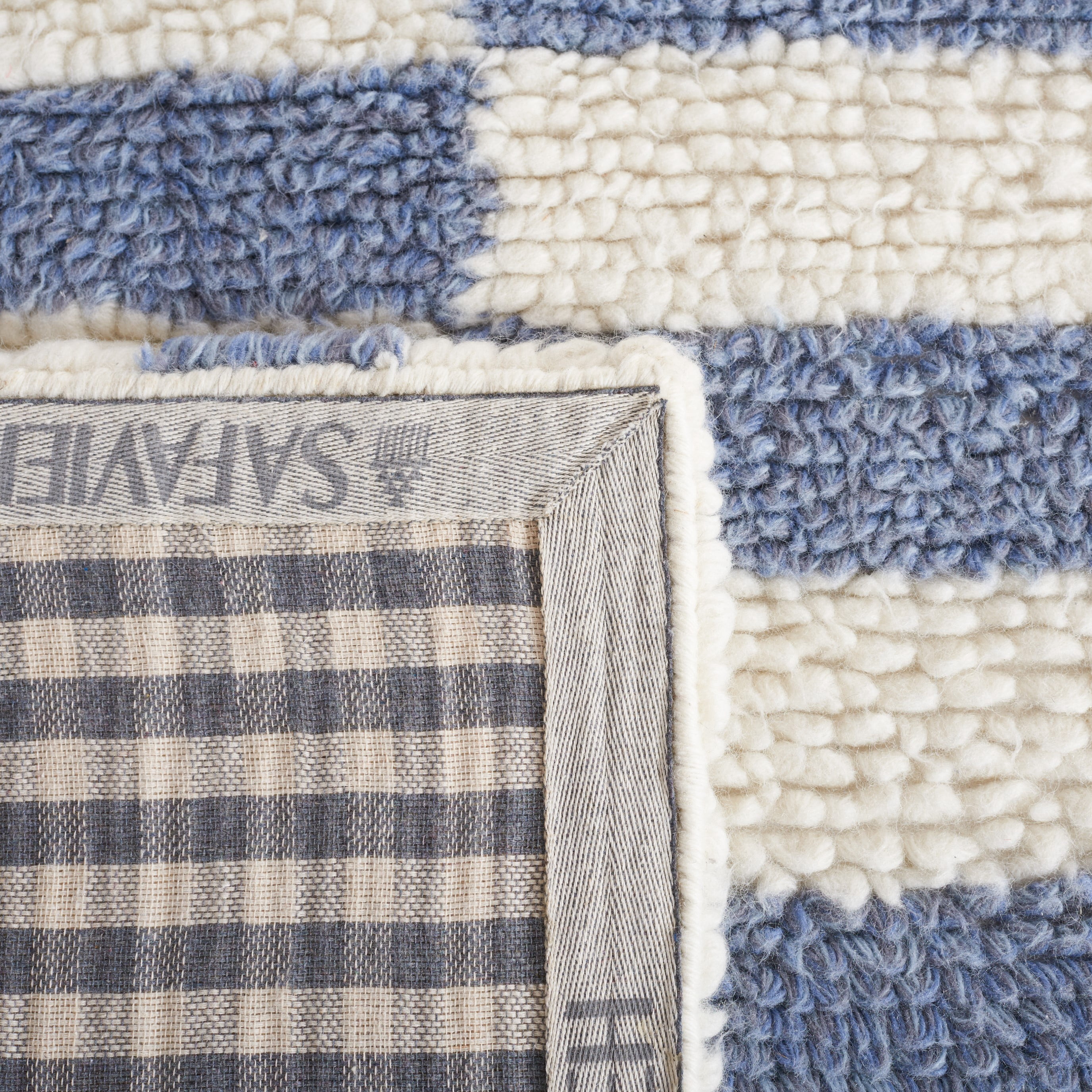 SAFAVIEH Vermont Yasmin Plaid Area Rug, Ivory/Blue, 6' x 6' Square