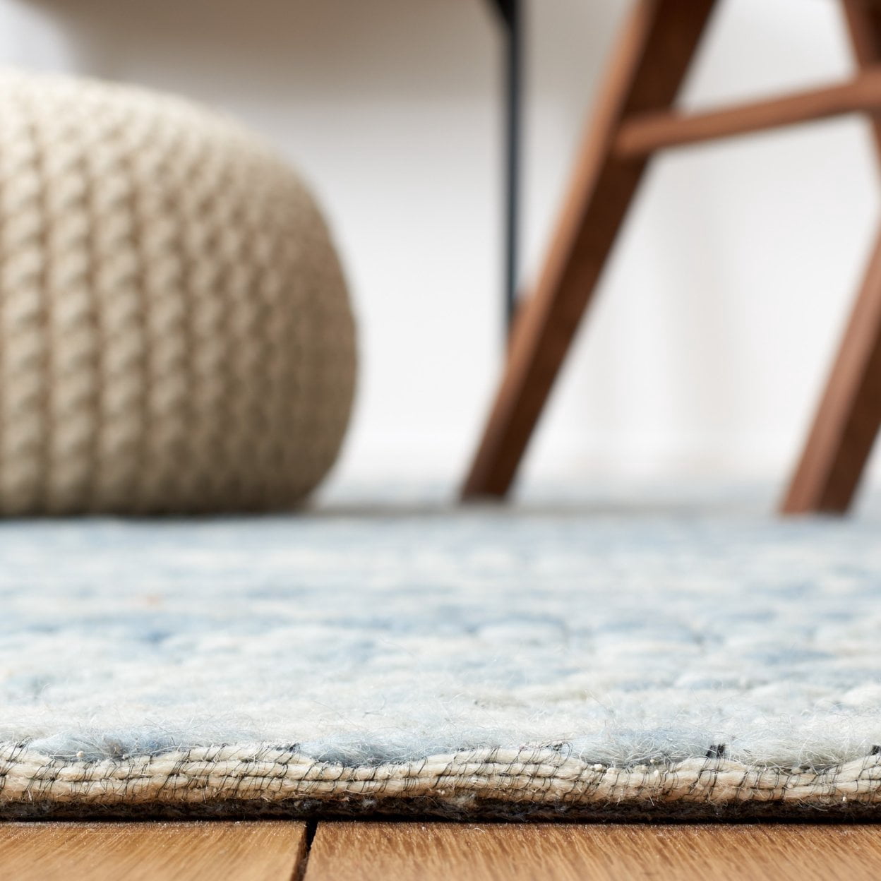SAFAVIEH Marbella Rhonda Diamond Area Rug, Light Blue/Beige, 5' x 8'