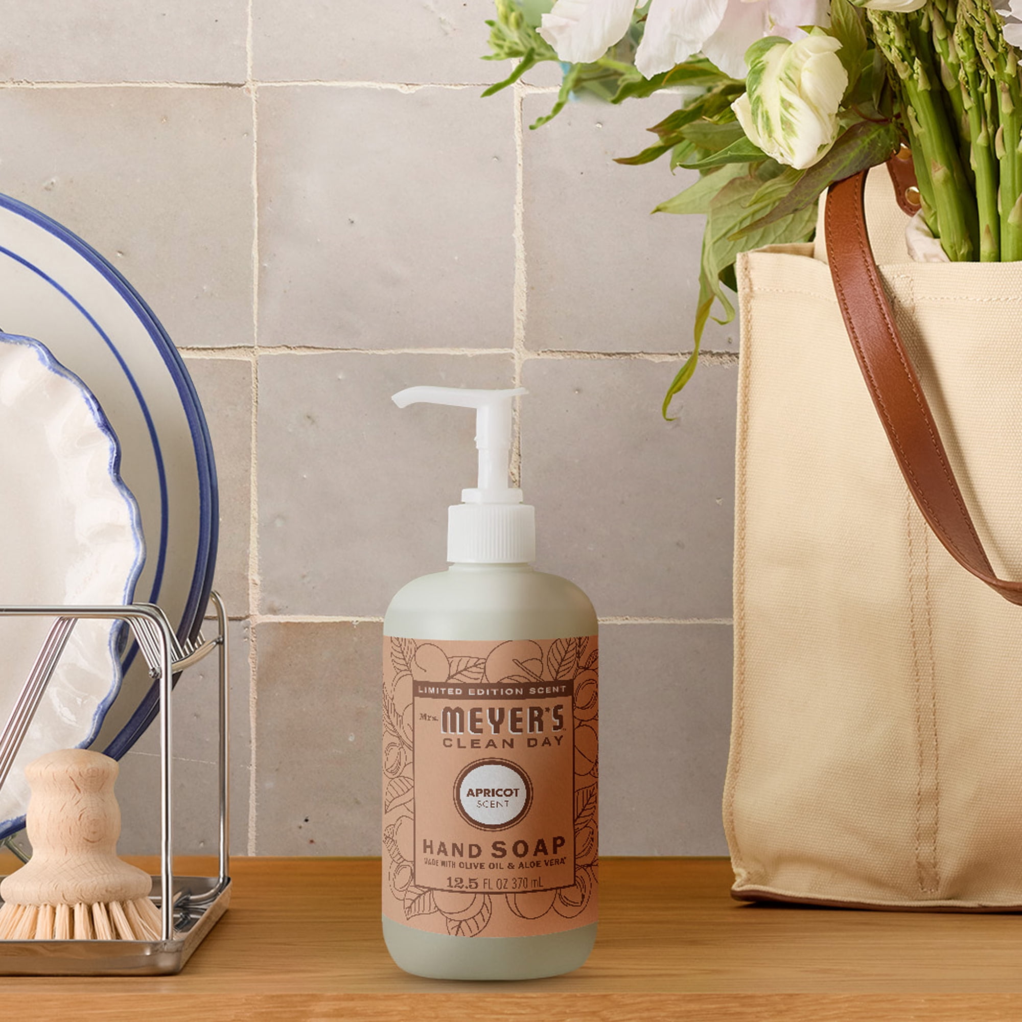 Mrs. Meyer’s Clean Day Hand Soap, Apricot Scent, 12.5 Fl Oz