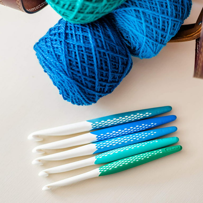 ERGONOMIC CURVED CROCHET HOOK SET – INCLUDES 8 PIECES —  - Yarns,  Patterns and Accessories