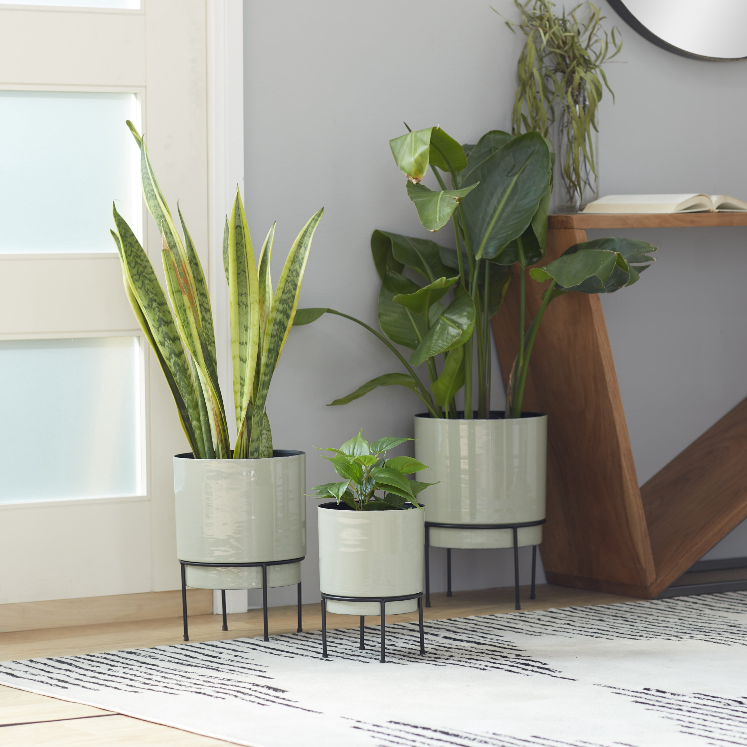DecMode 10", 13", 14"H Indoor Outdoor Gray Metal Planter with Removable Black Stand (3 Count)