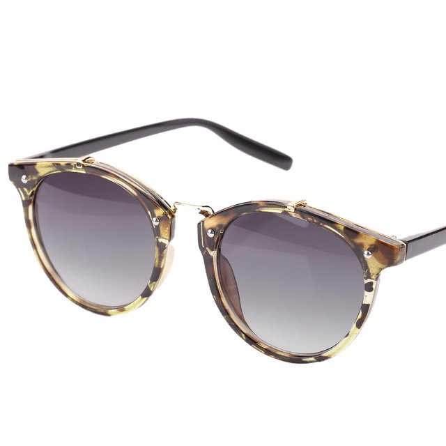Gafas de sol redondas vintage estilo exterior con protección UV400, montura amarilla con diseño de tortuga y lentes grises
