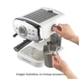 thumbnail image 2 of Cafetera para Espresso Hamilton Beach Slide & Lock Bomba Italiana de 15 Bares Color Blanco, 2 of 6