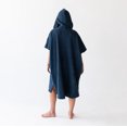 thumbnail image 3 of Poncho de Toalla Unisex con capucha CECO para cambiado y secado rápido de materiales reciclados, 3 of 5