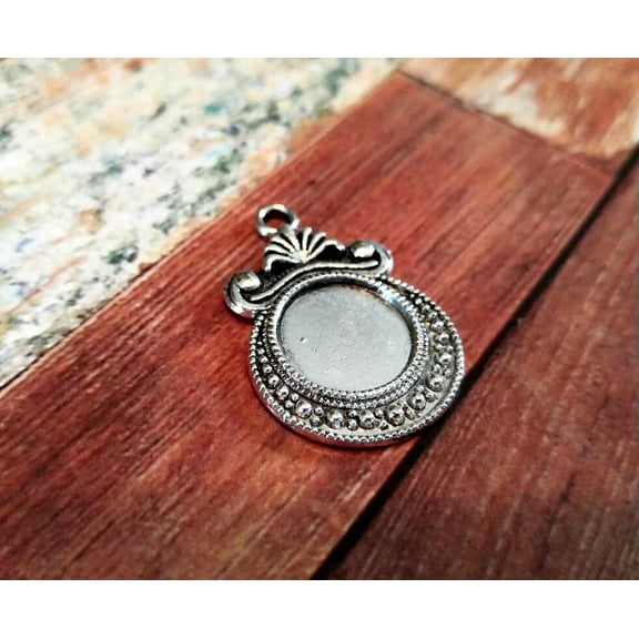 U8MO 4 Cabochon Settings Frame Pendants Flat Back Setting Blanks Antiqued Silver