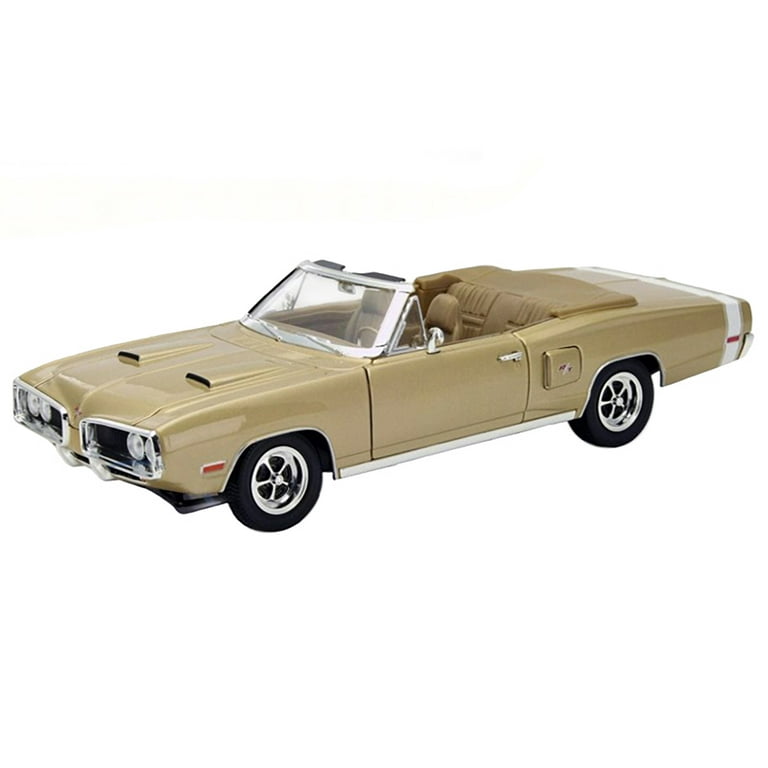 1970 Dodge Coronet R/T Gold 1/18 Diecast Model Car by Road